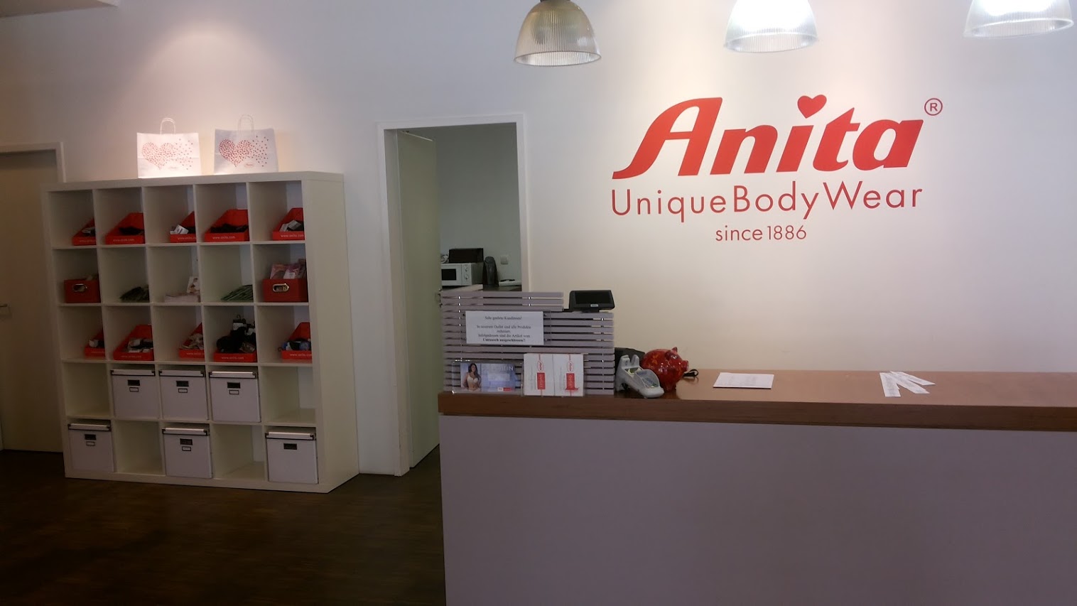 Стоковый магазин Anita в Австрии